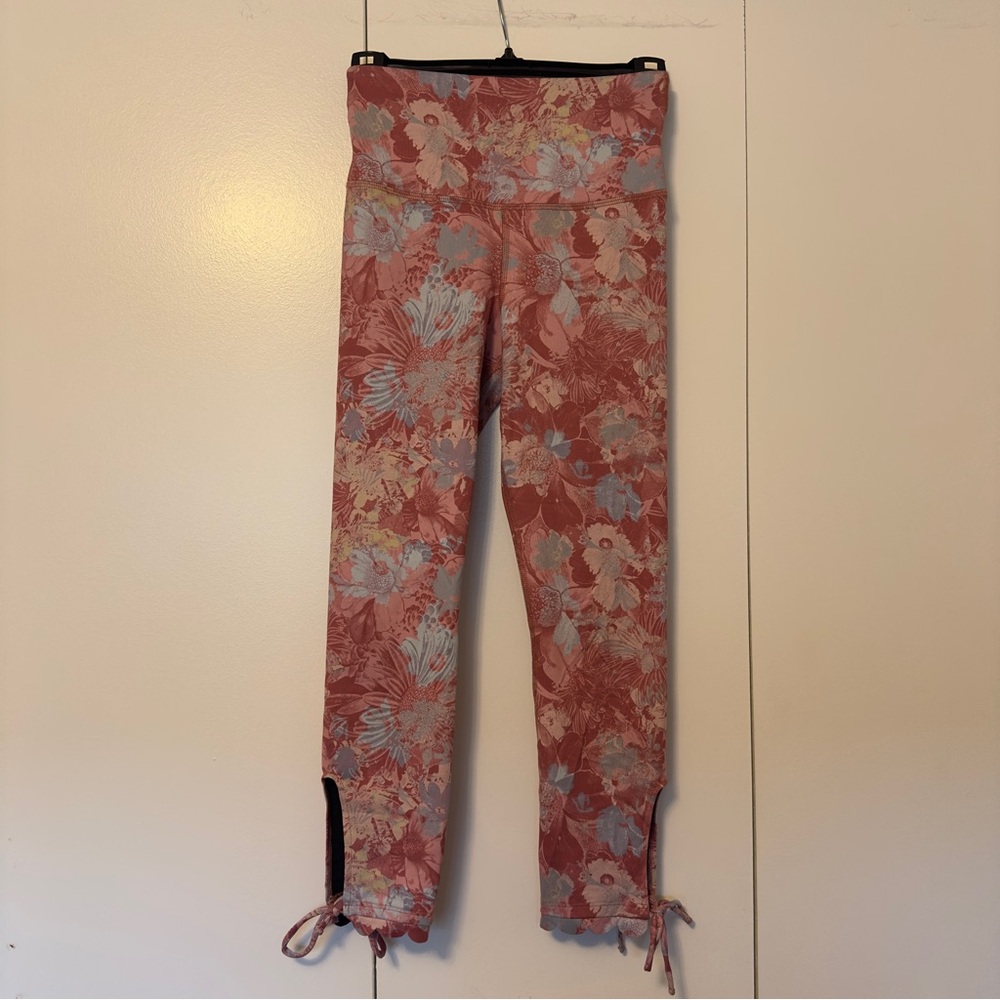Daily Practice by Anthropologie Floral Crop Leggings | Side Tie